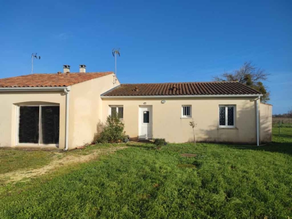 Maison à Gémozac – photo 1