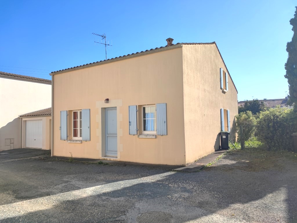 SAINTES – Quartier Saint Vivien / Port Larousselle
