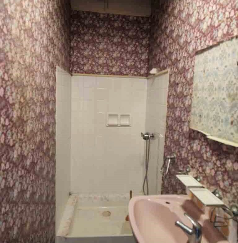768