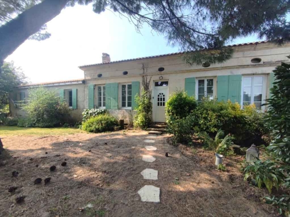 Maison à Gémozac – photo 1