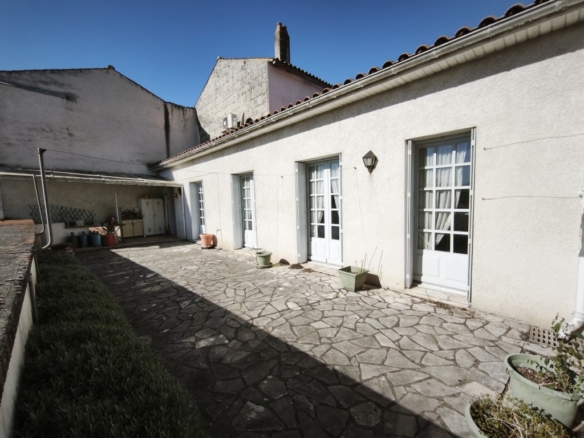 CENTRE-VILLE DE PONS