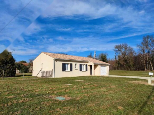 Maison à St Georges Antignac – photo 1