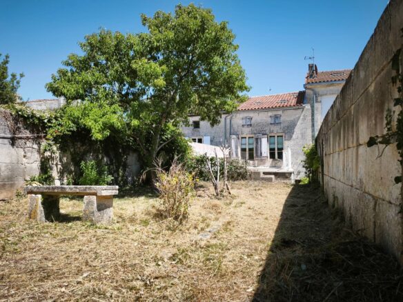 Maison à Pons – photo 1