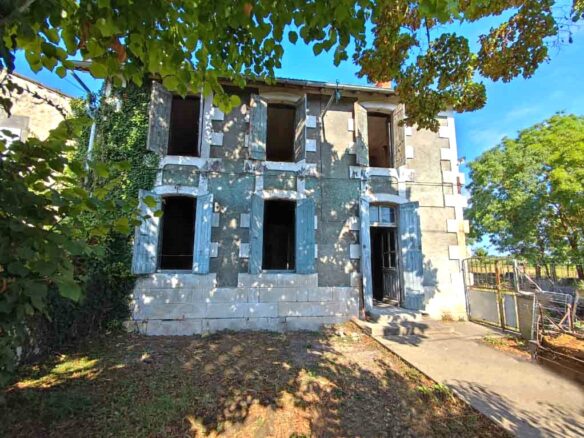 Maison à La Jard – photo 1