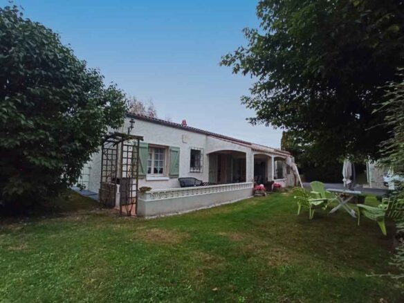 Maison à Belluire – photo 1