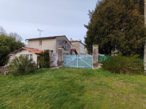 Maison à Pons – photo 1