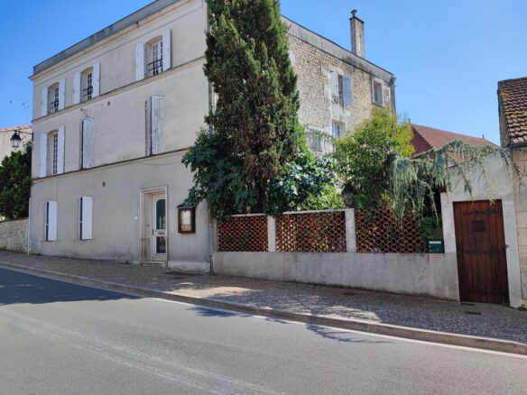 Maison à Pons – photo 1