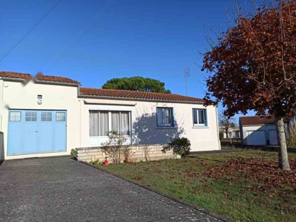 Maison à Pons – photo 1